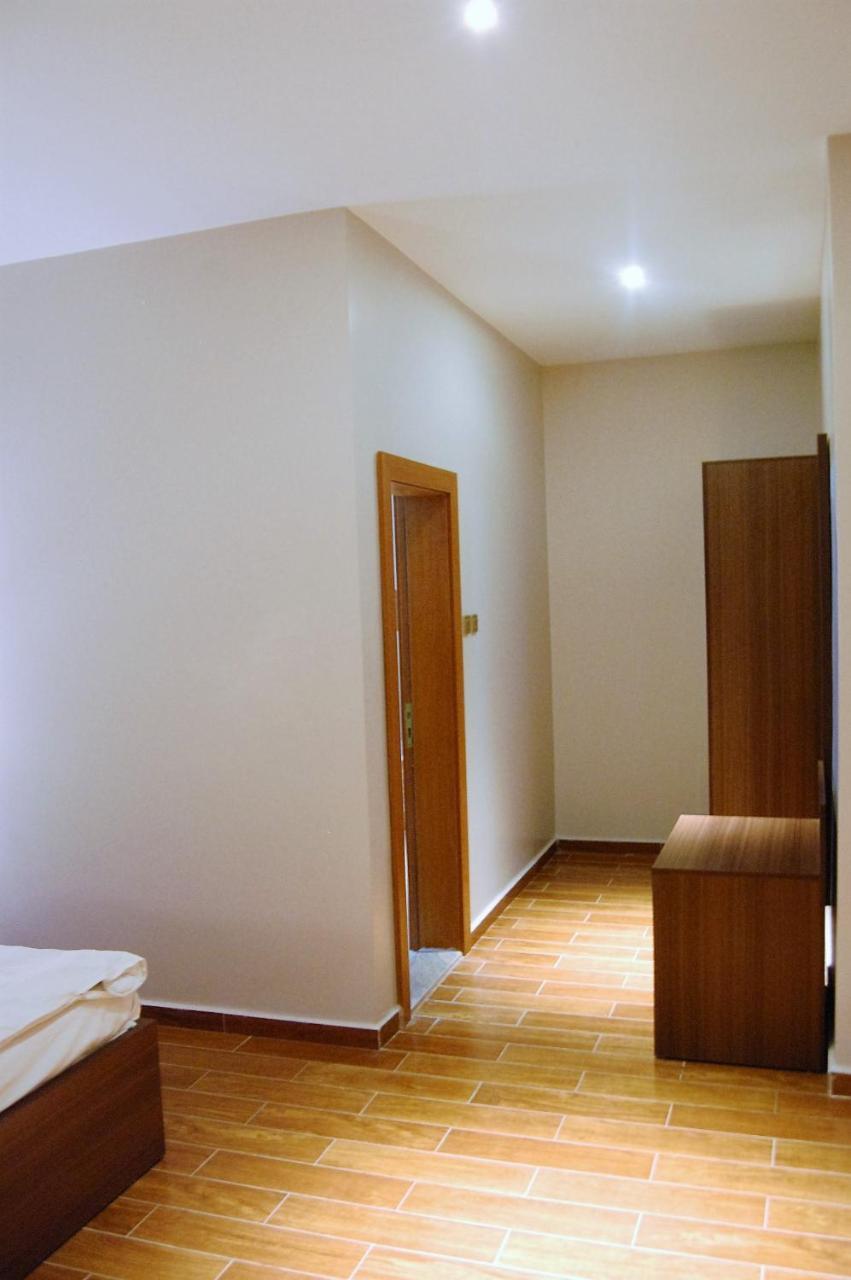מלון קאנו R & K Guest Palace מראה חיצוני תמונה